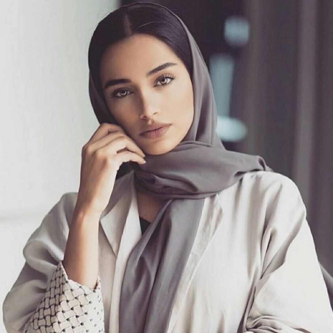 Красивая Девушка Арабская