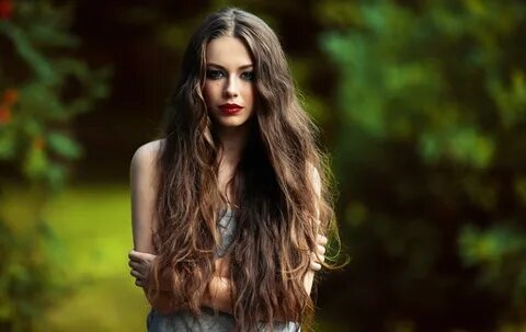 Красивая Девушка С Длинными Волосами